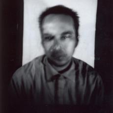 Autoportrait, face, tirage, sténopé, 2001.
